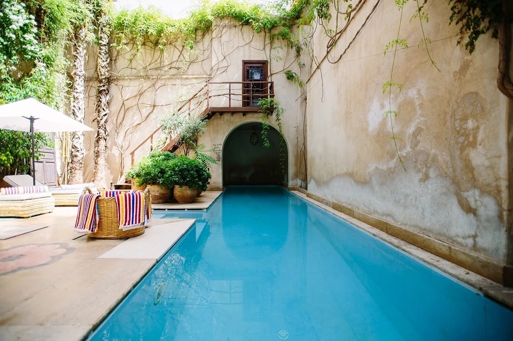 Choisir le bon traitement pour maintenir votre piscine propre